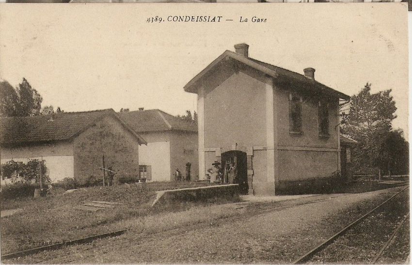 Condeissiat la gare 02.jpg