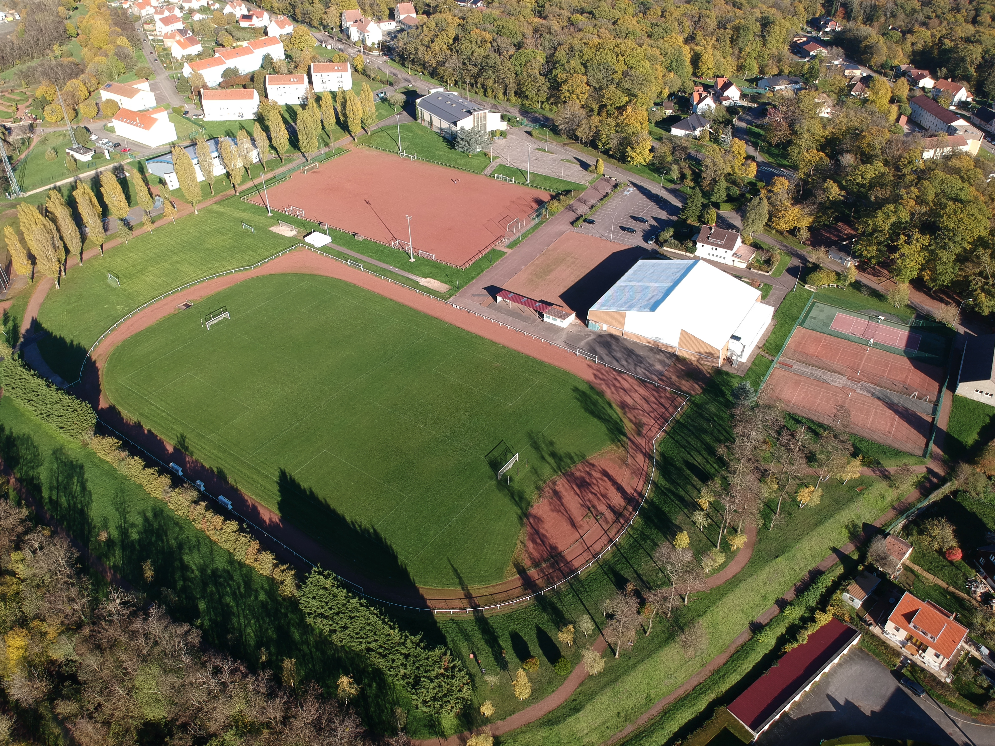 Complexe sportif - drone.JPG