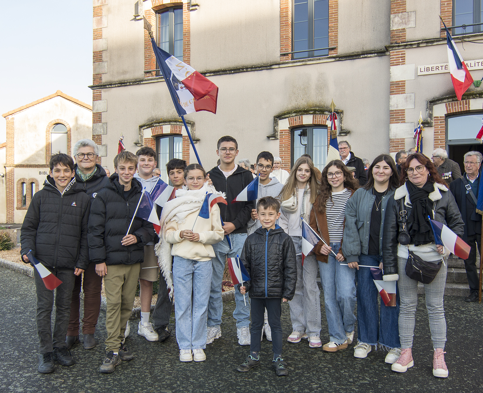 Cérémonie 11 novembre 2025 Coron_0008 mairie.jpg