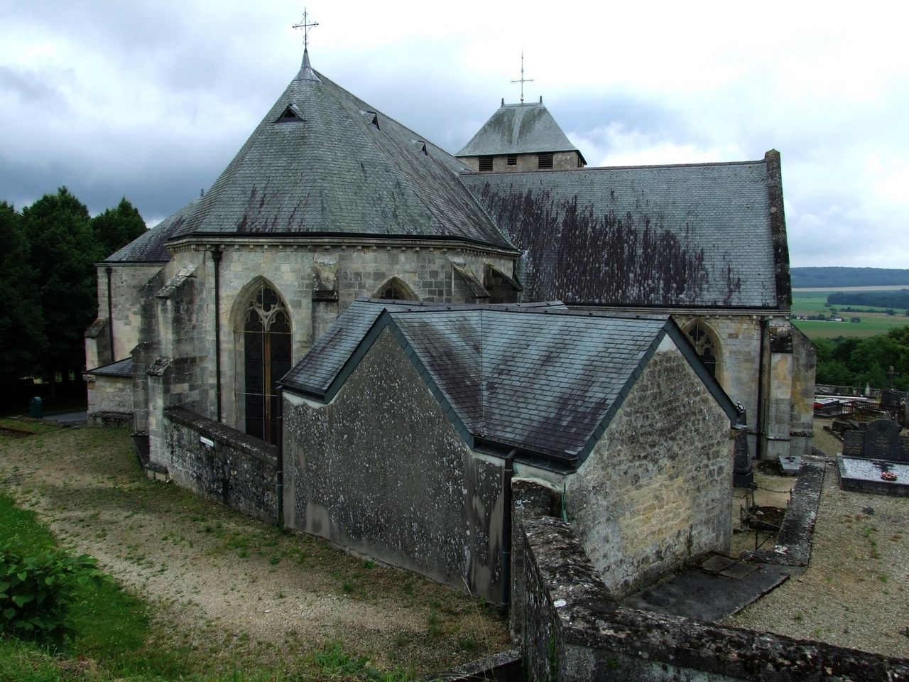 Eglise_Notre-Dame-de-Bonne-Garde_de_Dun-sur-Meuse.jpg
