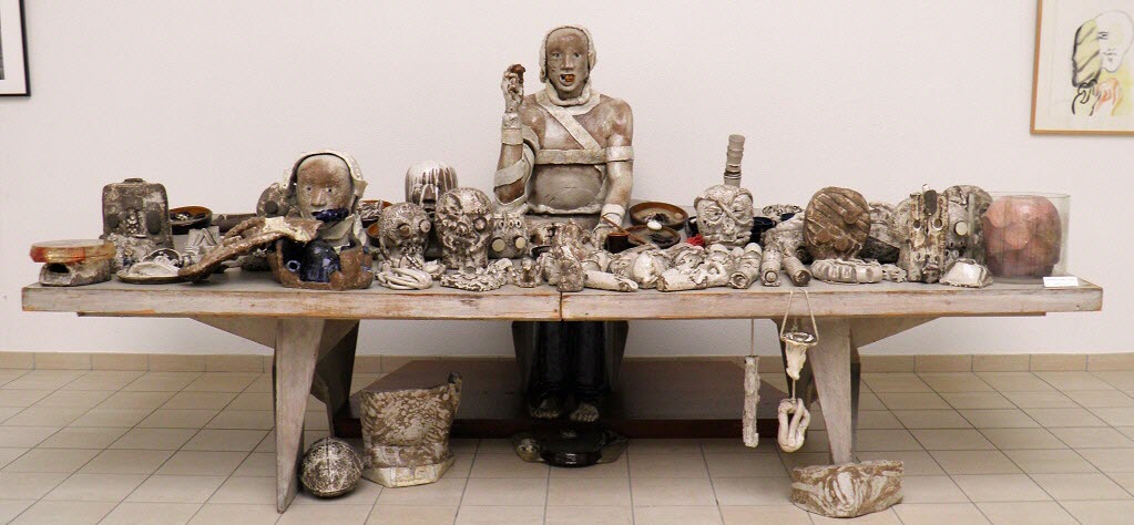 le mangeur de gardiens Ipoustéguy.jpg