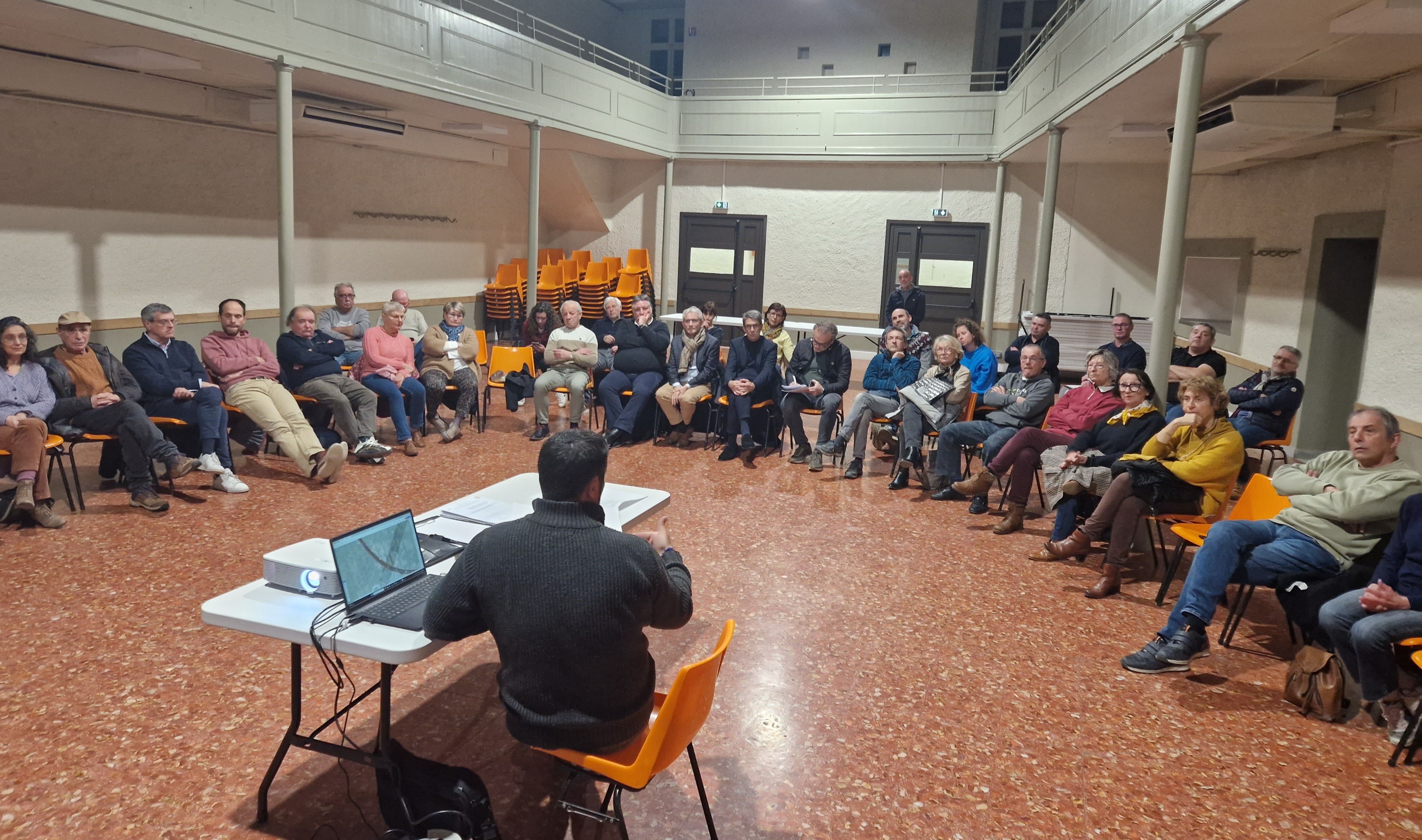 photo reunion participative.jpg