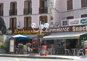 LE-COMMERCE-EXT2.jpg