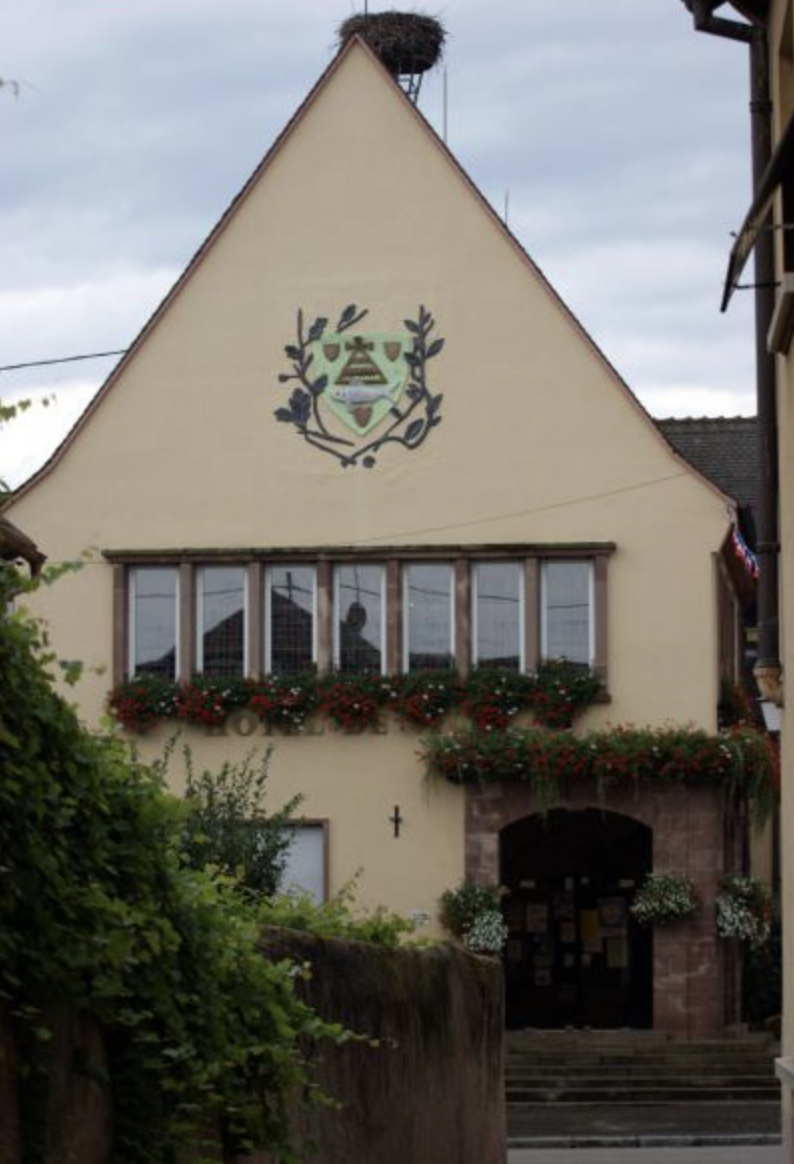 Mairie avec armoiries