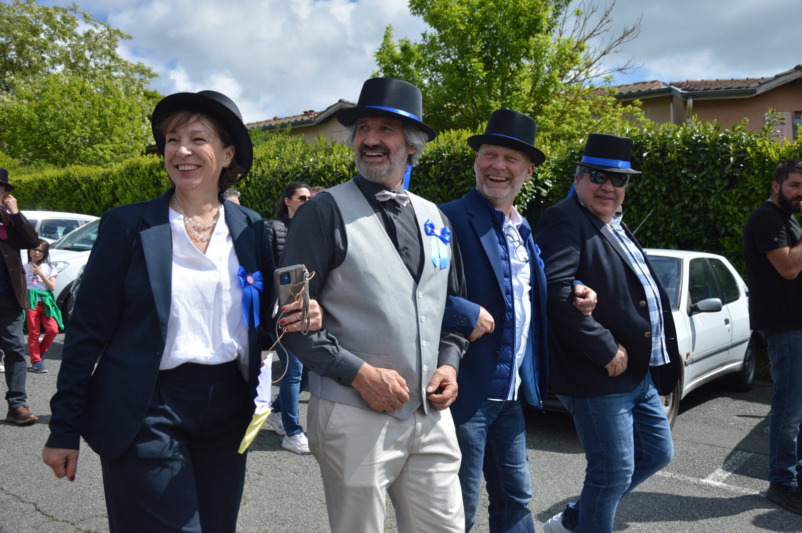 suivis-de-pres-par-les-6o-ans-photo-germaine-paccoud-1746899792.jpg