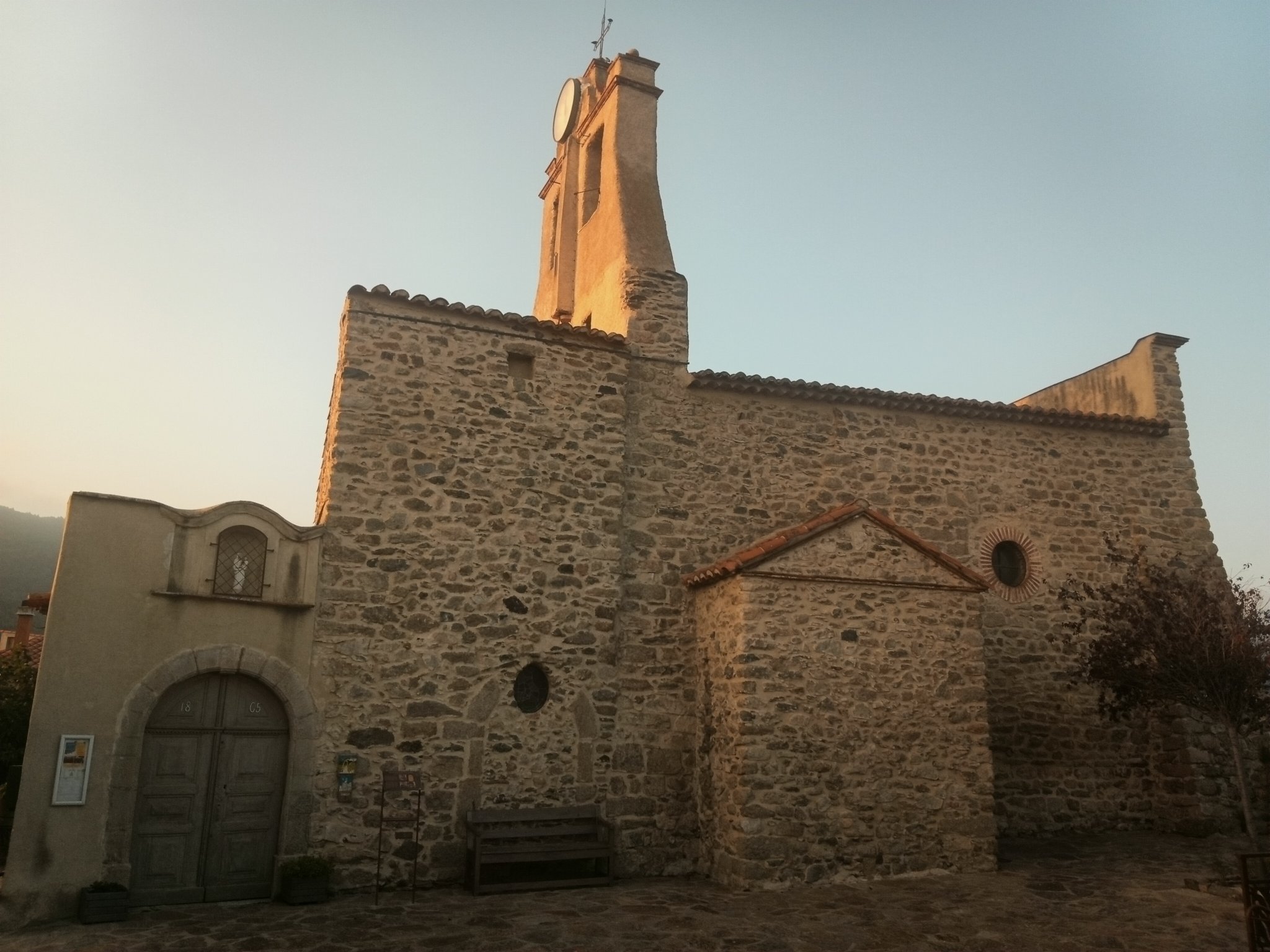 Eglise Saint-Sauveur.jpg