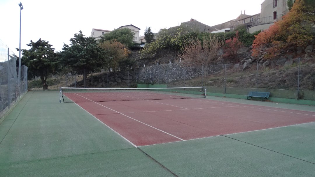 Terrain de tennis.JPG
