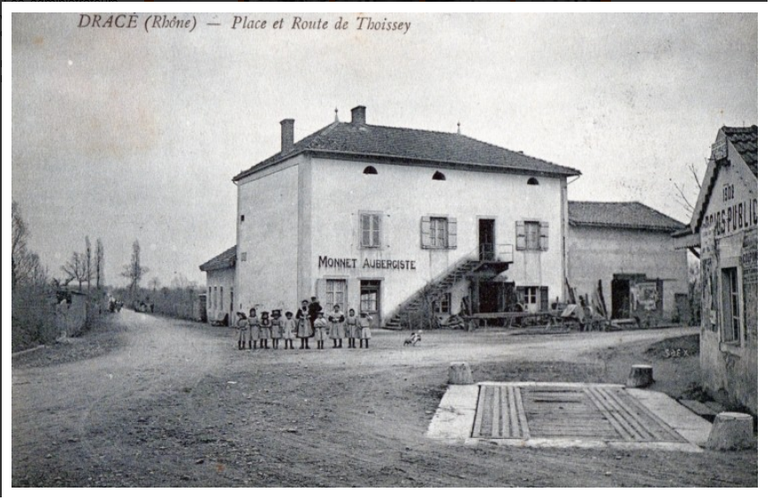 Le Bourg de Dracé9.png