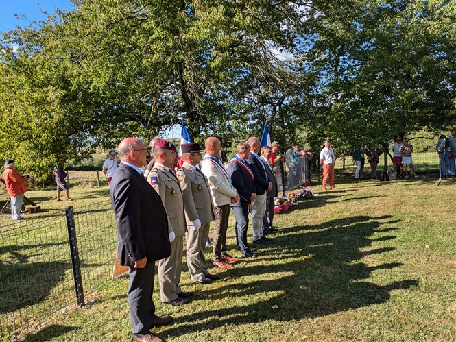 23-SANCY  _9_ rang des officiels.jpg