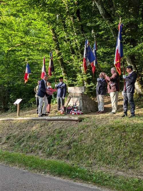 5-stèle Camp Mariaux 15.08 _2_.jpg