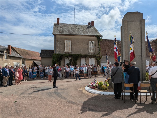 19-CRUX CEREMONIE DEPART.. dépot gerbes _5_ Préfet.jpg