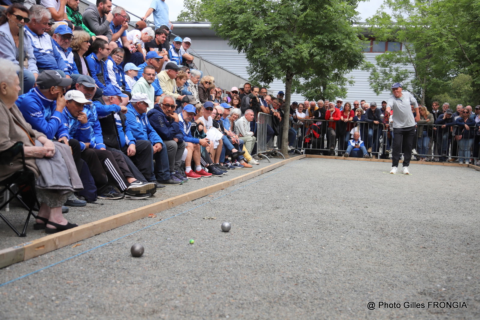 partie pétanque - ASAG et 3 champions du monde.jpg