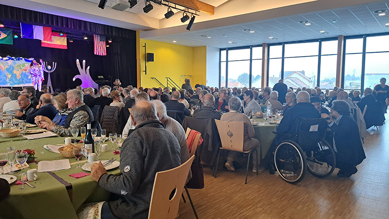 repas seniors 2025 _ maire 2.jpg