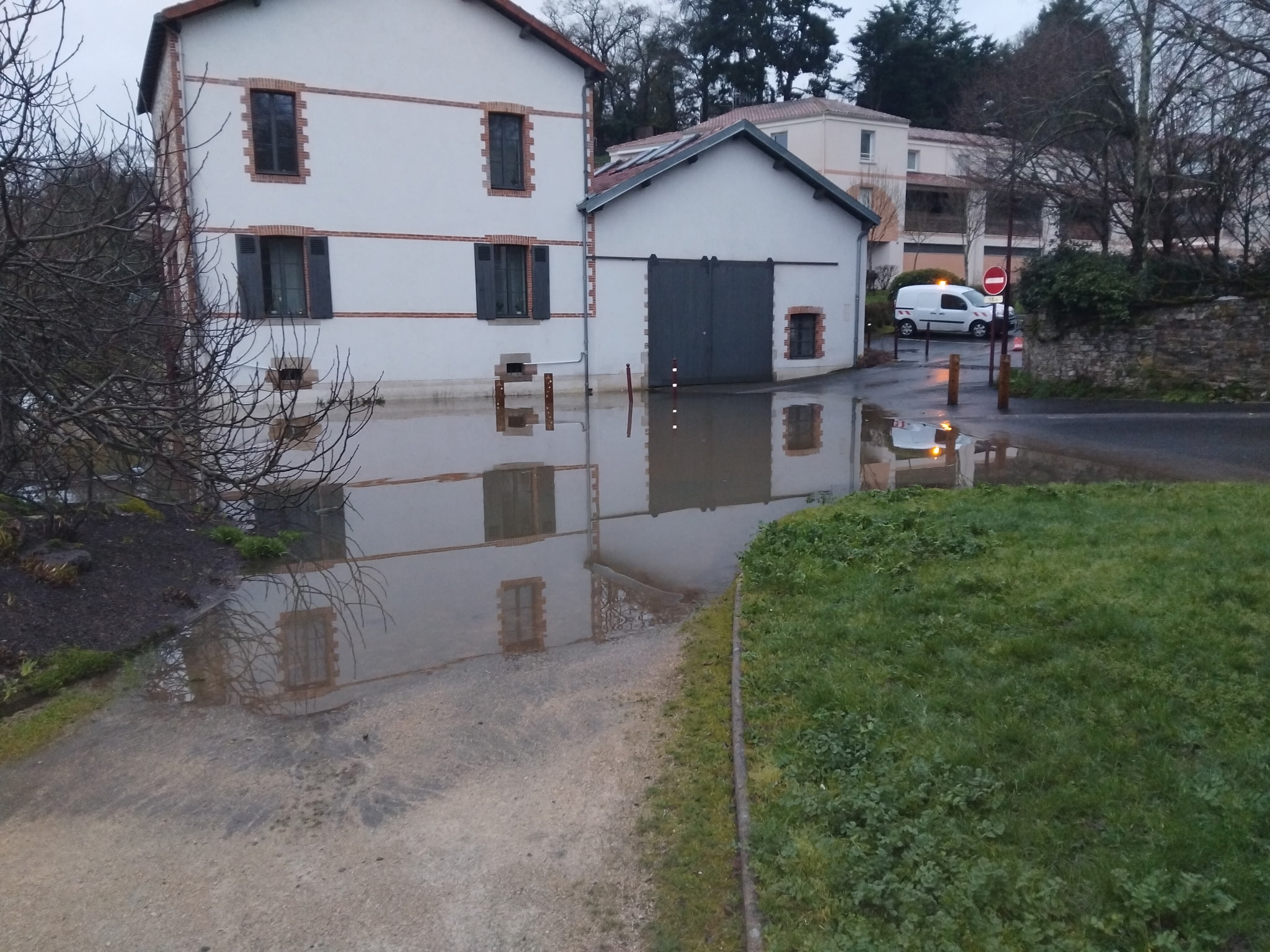 Crue - 4 - 13 fev 26.jpg