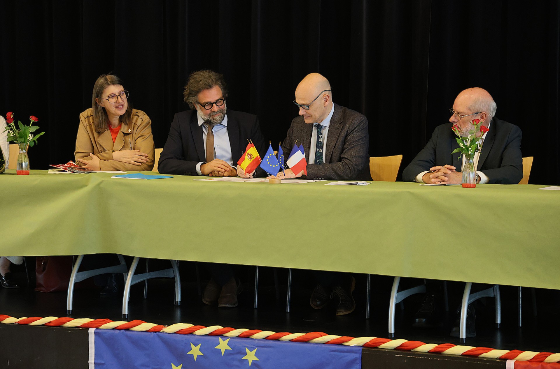 signature charte jumelage.jpg