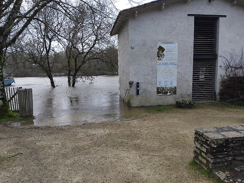 Crue fev 2026- La Tomate au port copie.jpg
