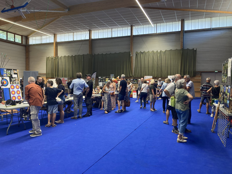 stands AM 3.jpg