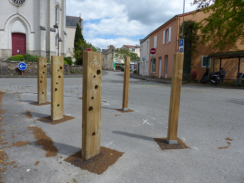 repose-vélo place Pirmil - site mairie.jpg