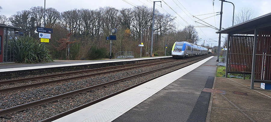 Gare avec train - site mairie.jpg