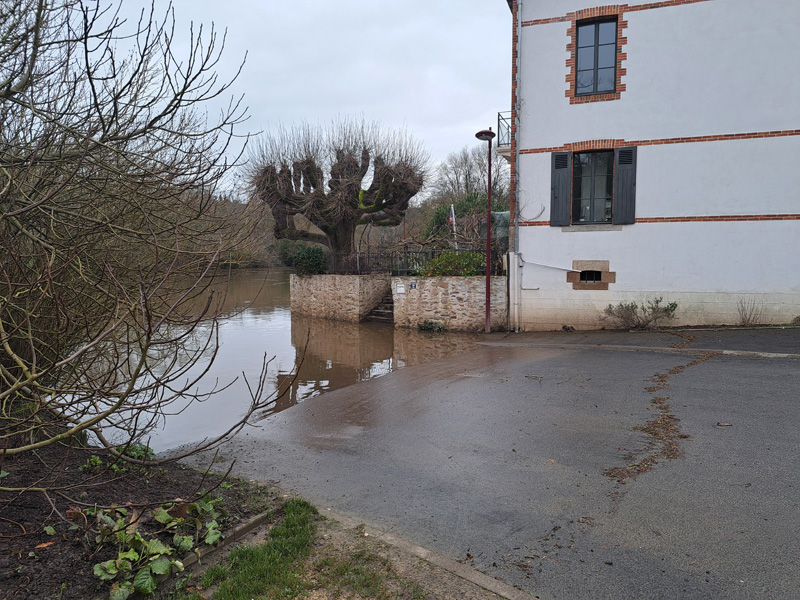 20 fev - crue au port.jpg