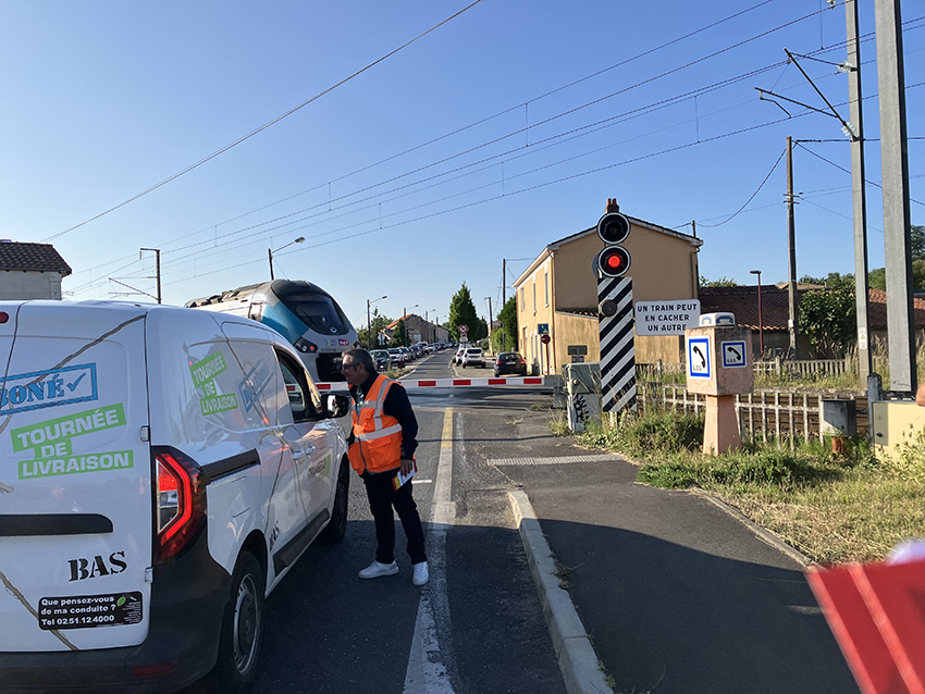 SNCF- sensibilisation PN10- croix moriceau .jpg
