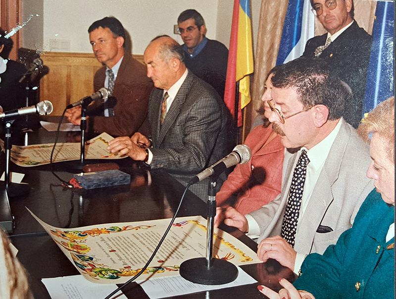 1996 - signature  charte du jumelage - S.Vinet -Jose manuel.jpg