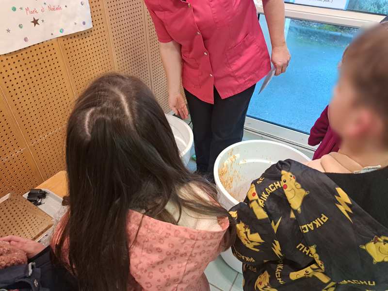 1_Pesée déchets avec les enfants.jpg