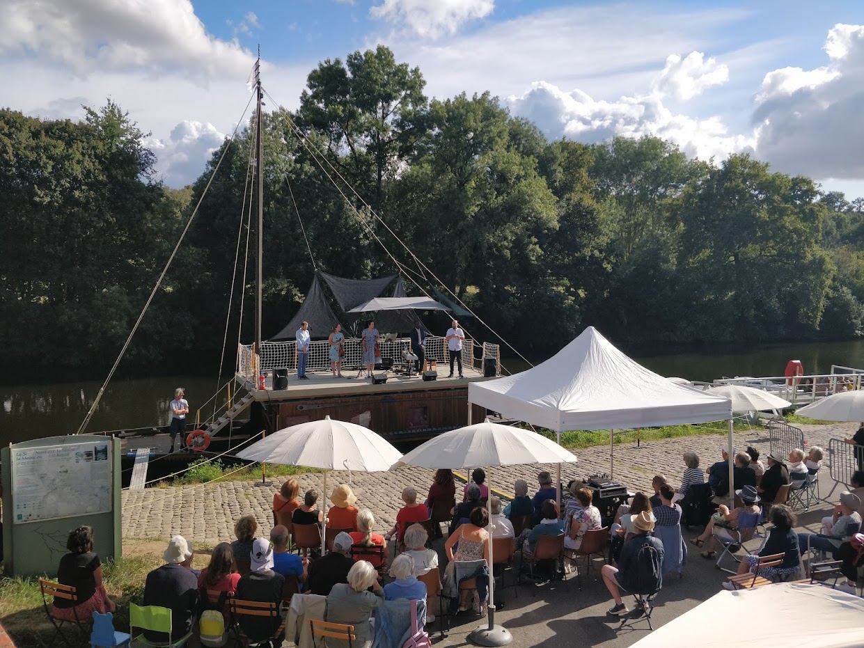 Dimanche au port- Agenda mag 132.jpg