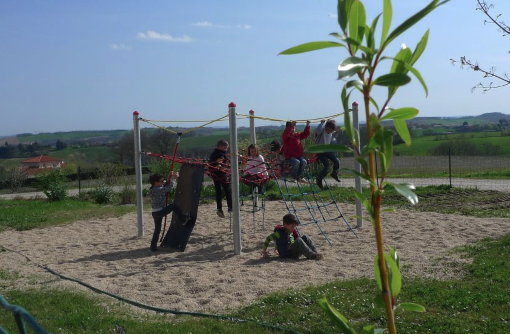 Jeux à l_école de Garrigues.png