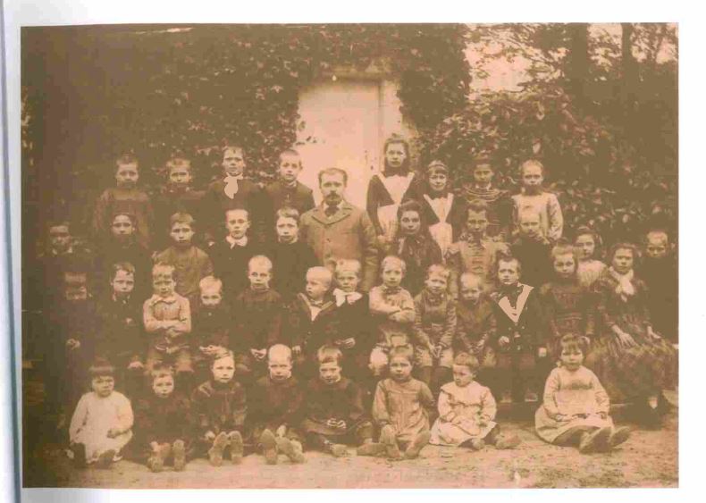 13 Photo classe 1900-1903.JPG