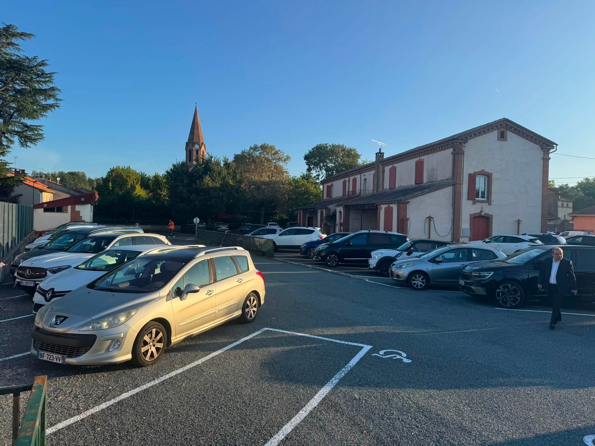 parking école 2.jpg