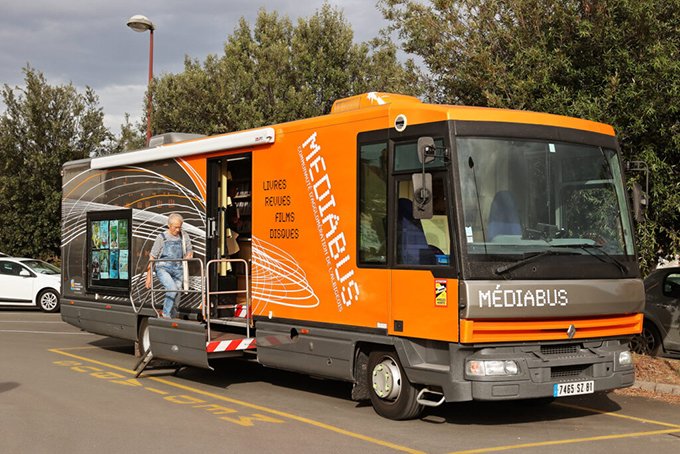 media bus FB 1.jpg