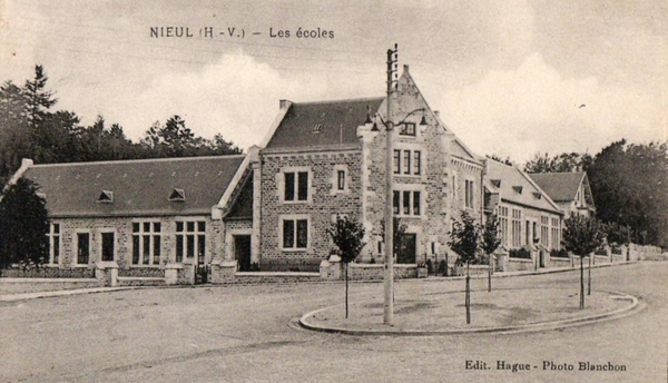 Place Emile Foussat et Elémentaire.jpg