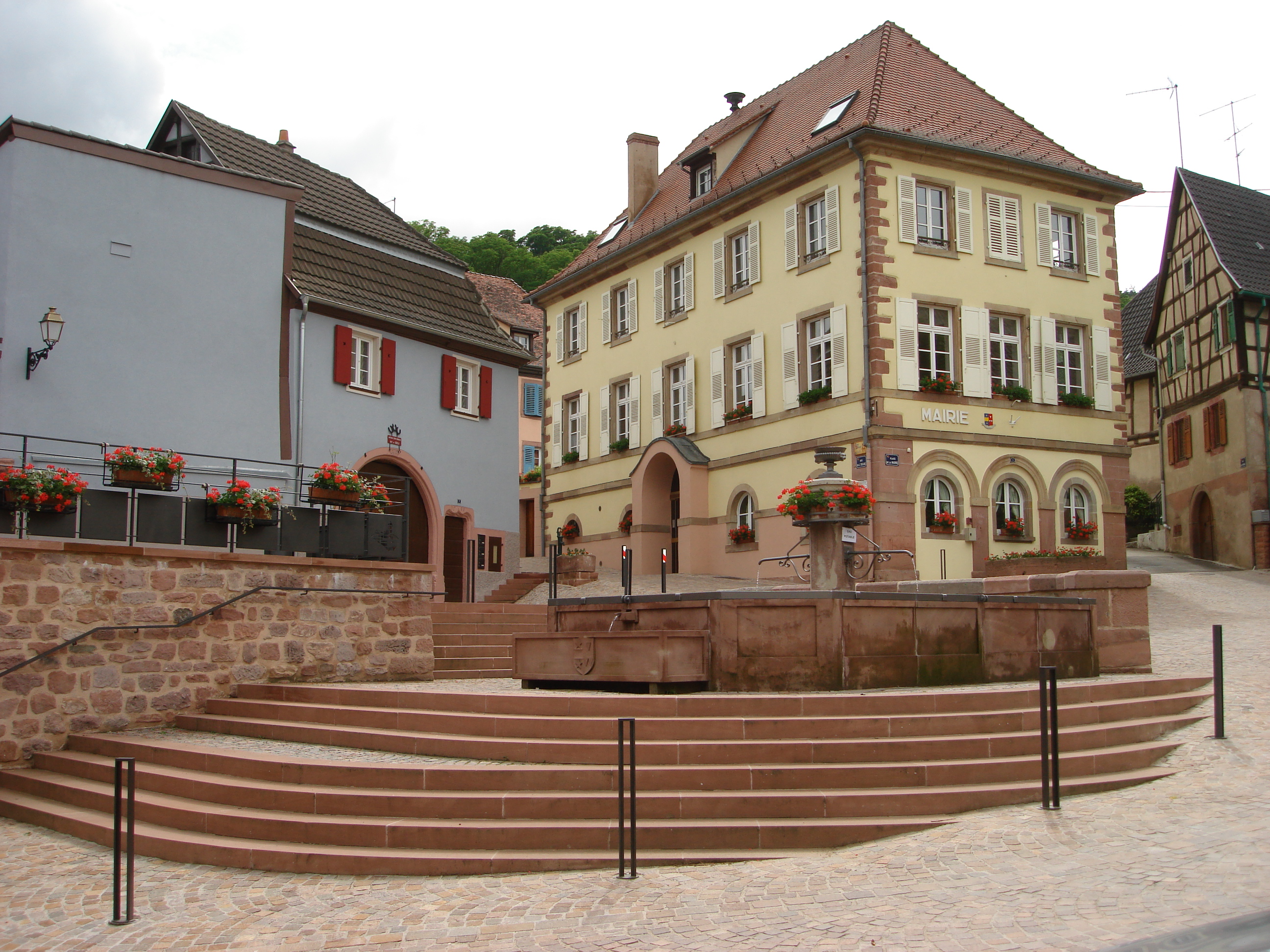 Mairie_ fontaine.jpg
