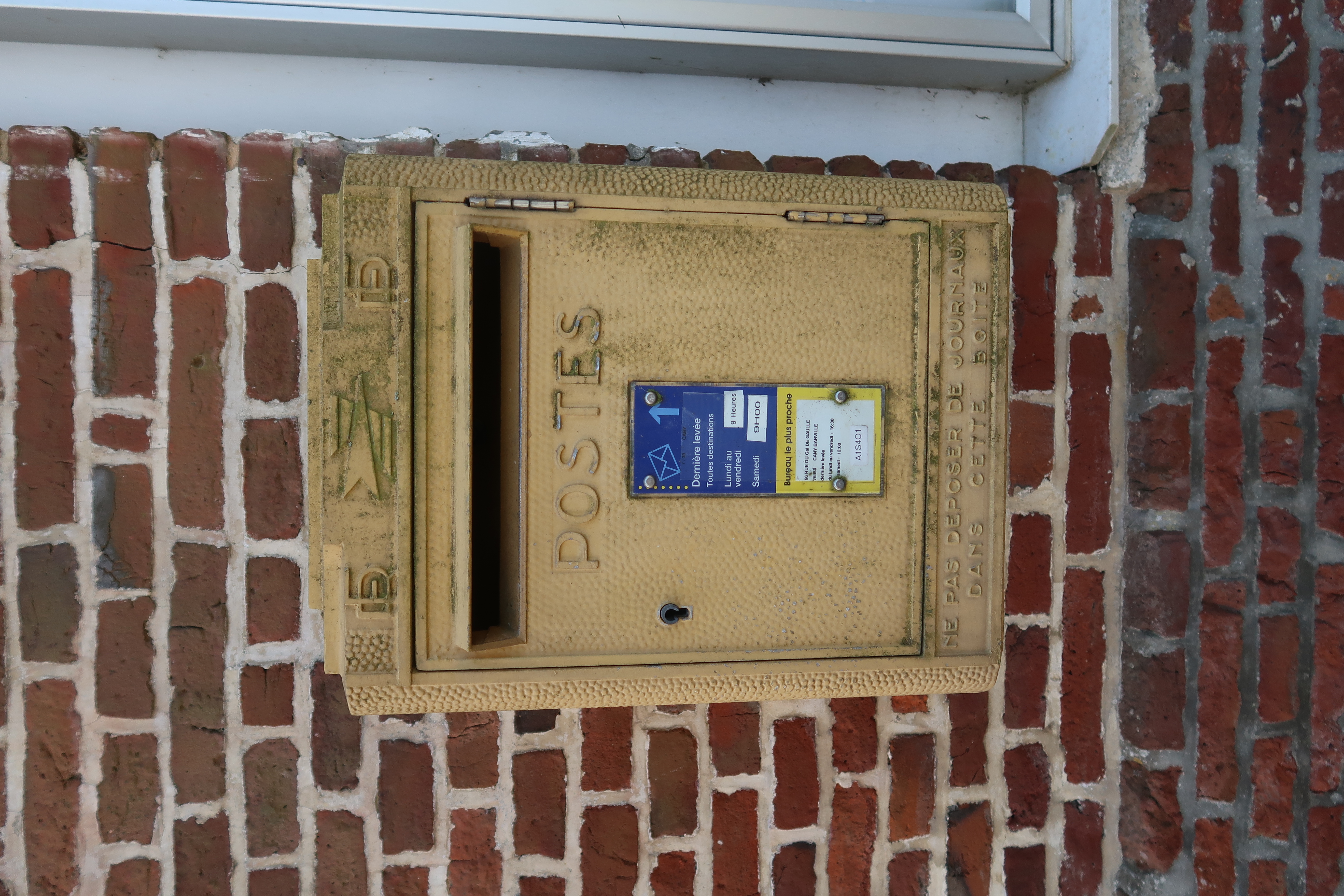 Boîte La Poste.JPG