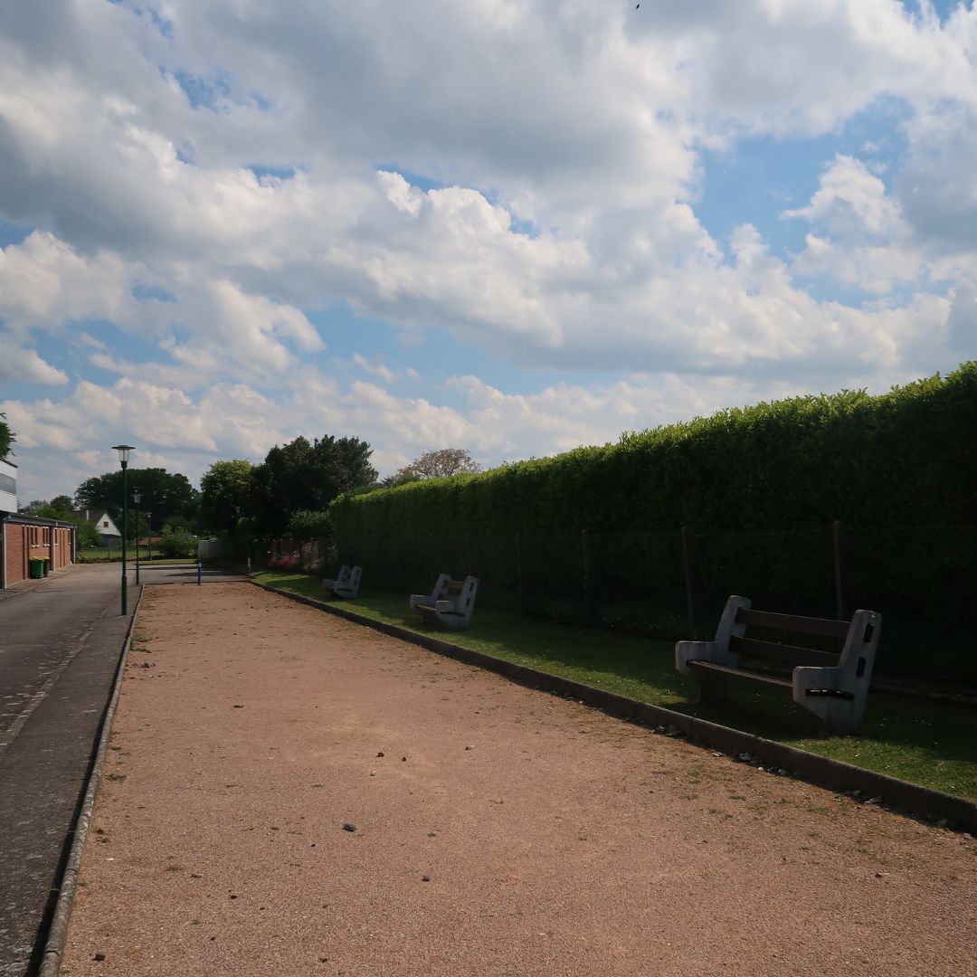 TERRAIN DE PÉTANQUE — 180 rue JH Curry.jpg