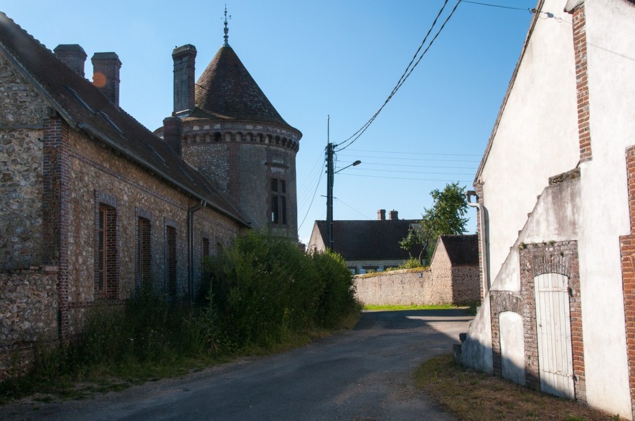 Angle tour - rue rosiers