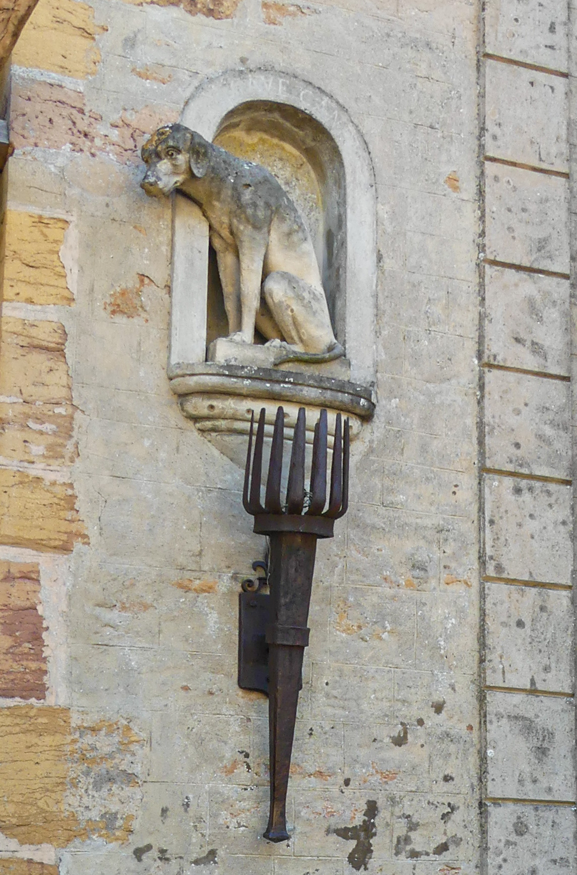 08gargouillew.jpg