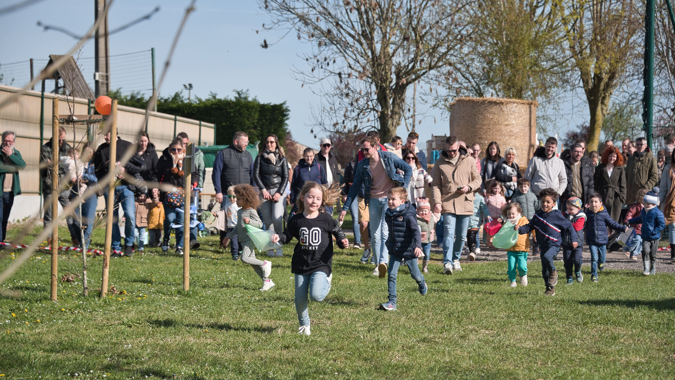 2026_04_06_chasse oeufs__DS51521_h1500.jpg