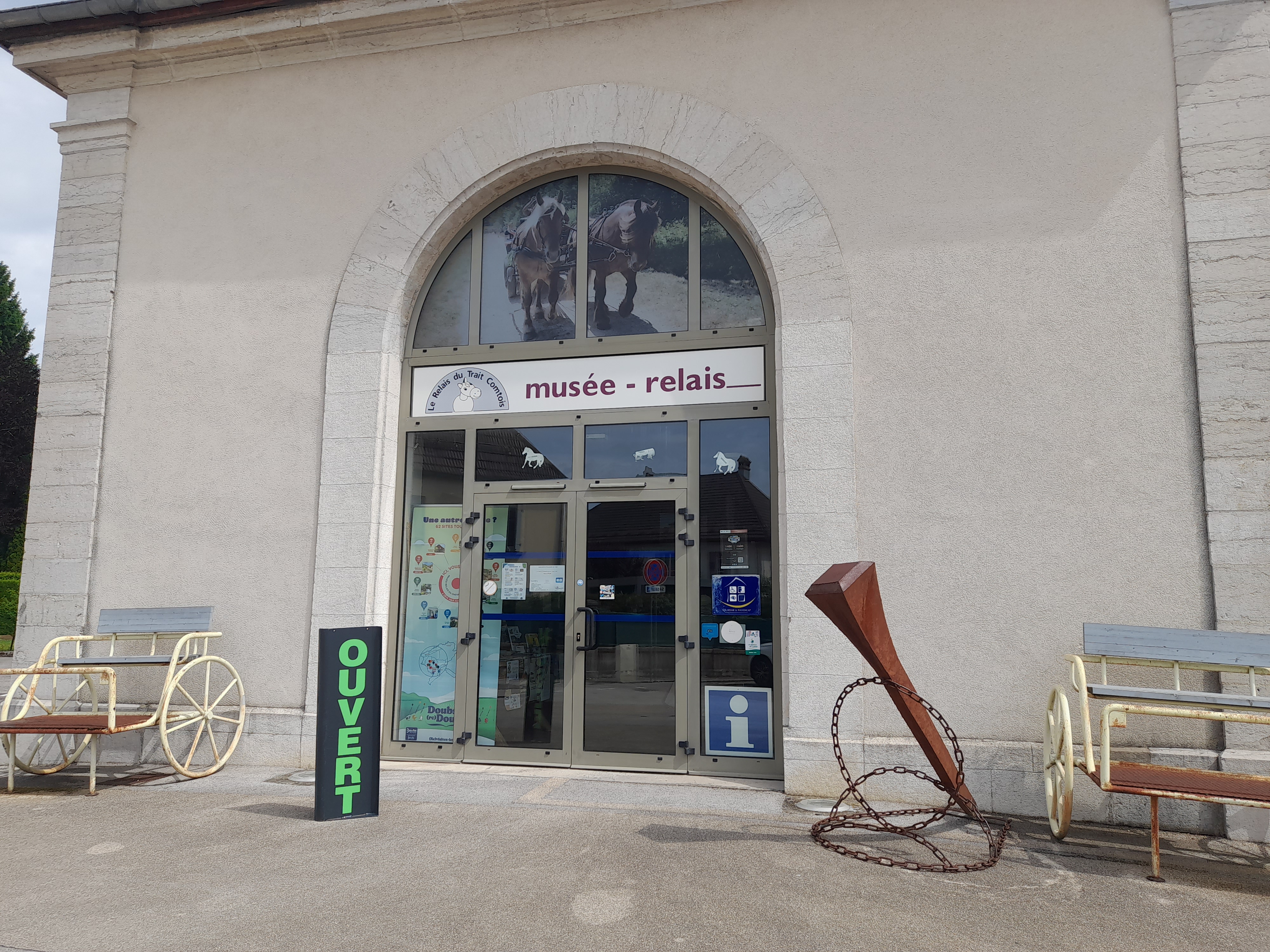 entrée musée bis.jpg