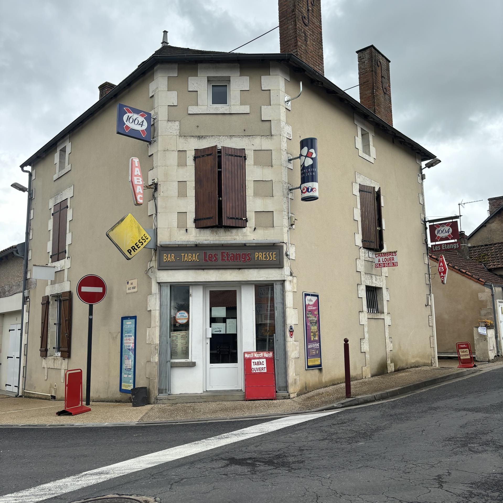 bar les etangs 2.jpg