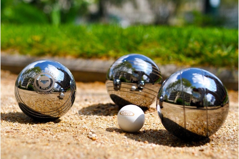 petanque_1_frankrijk_jeu_de_boules_vakantiepark_luxe_villa_zwembad_provence_dordogne.jpg