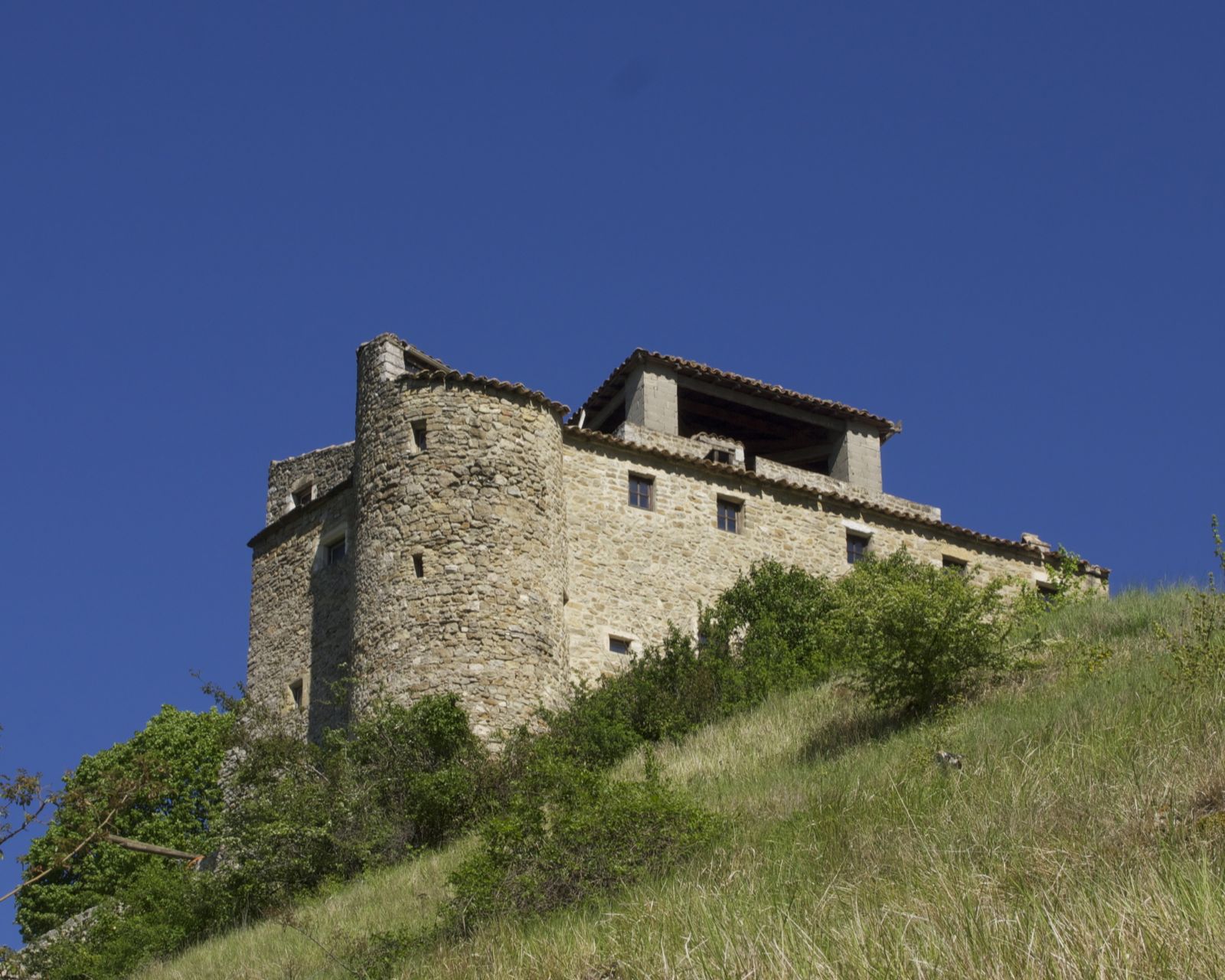 33 - Château de Piégros - juin 2012.jpg