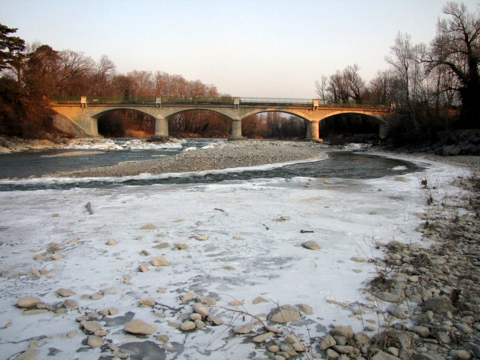 18 - La rivière Drôme gelée - 13 février 2012 _3_.JPG