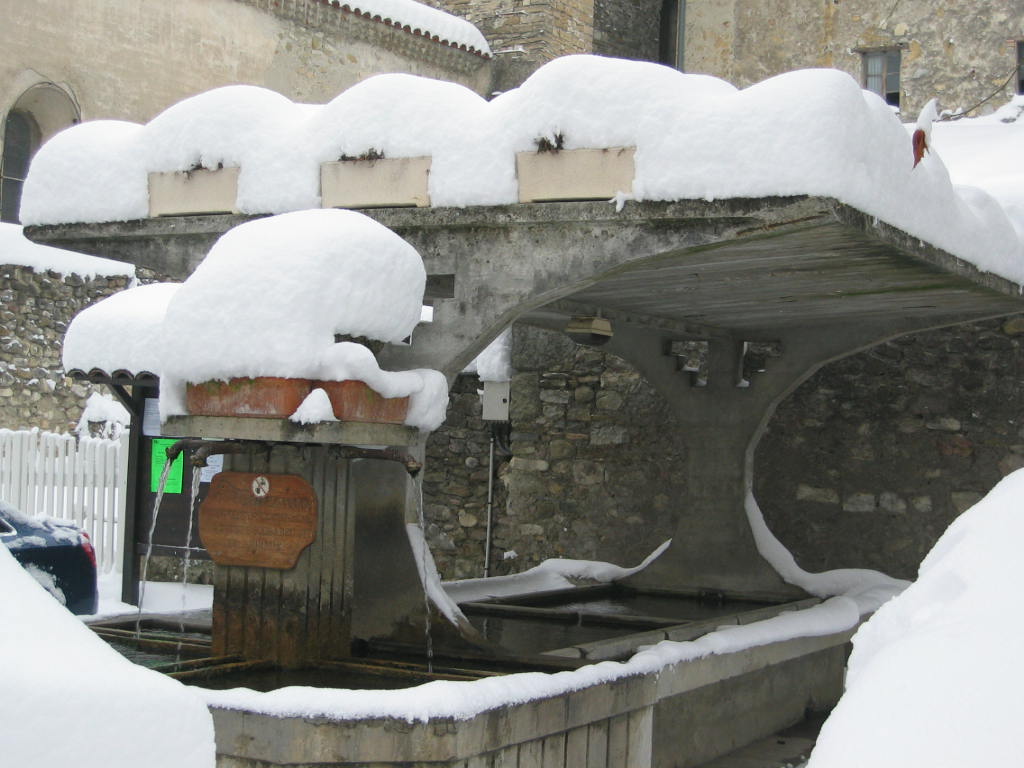1 - Fontaine en hiver - janvier 2006.JPG