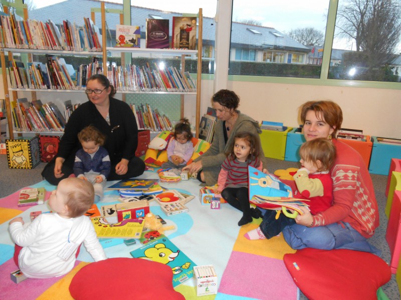 Les bébés à la bibliothèque 1.jpg