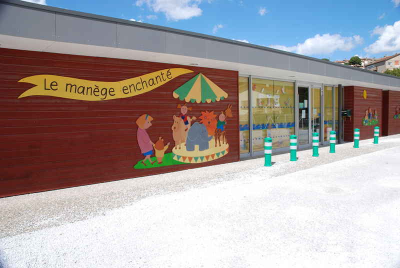 crèche-manege-enchante.jpg