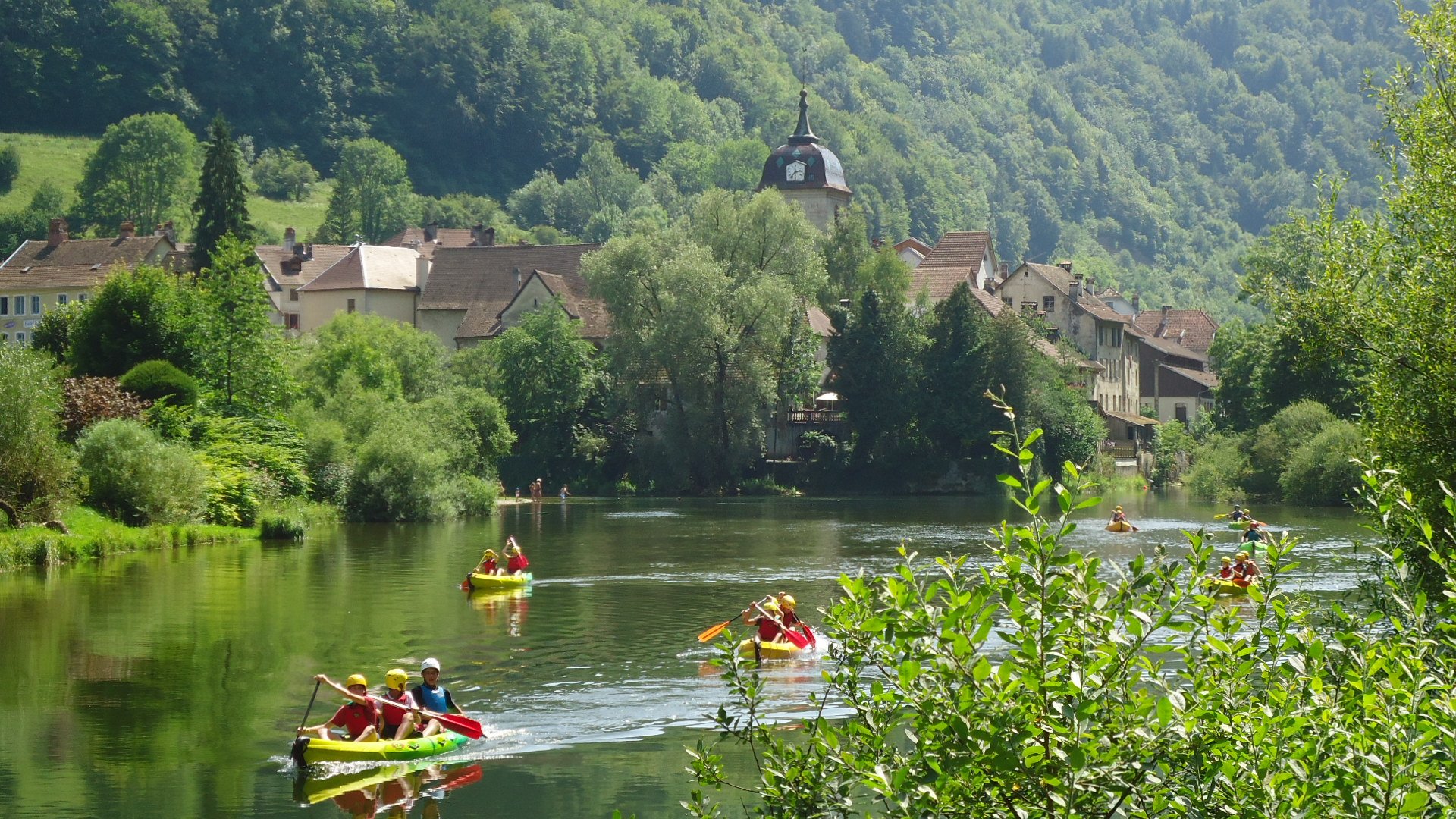 canoes au confluent.JPG