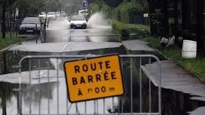 route barrée inondation.jpg