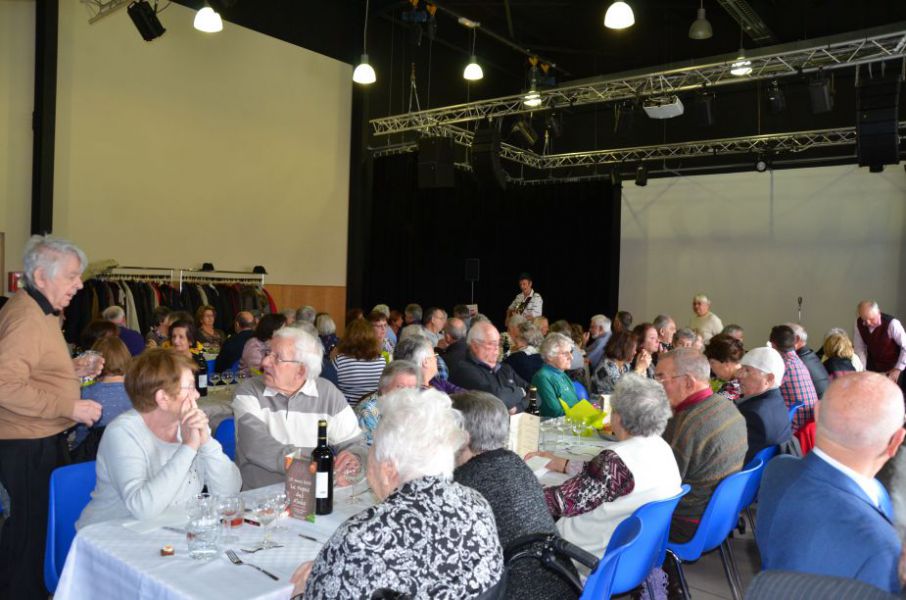 Repas des anciens 2019 3.JPG